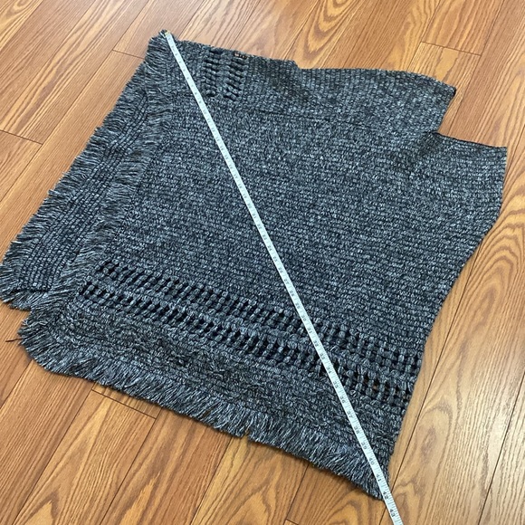 Stylesilove women’s two tone knit fringe poncho pullover sweater wrap cape - Picture 13 of 14